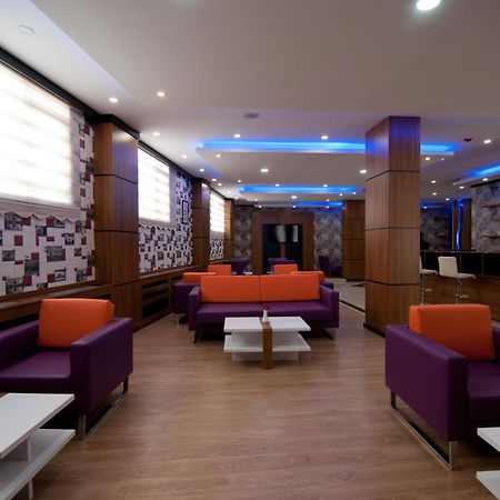 Mus Grand Hotel Ngoại thất bức ảnh