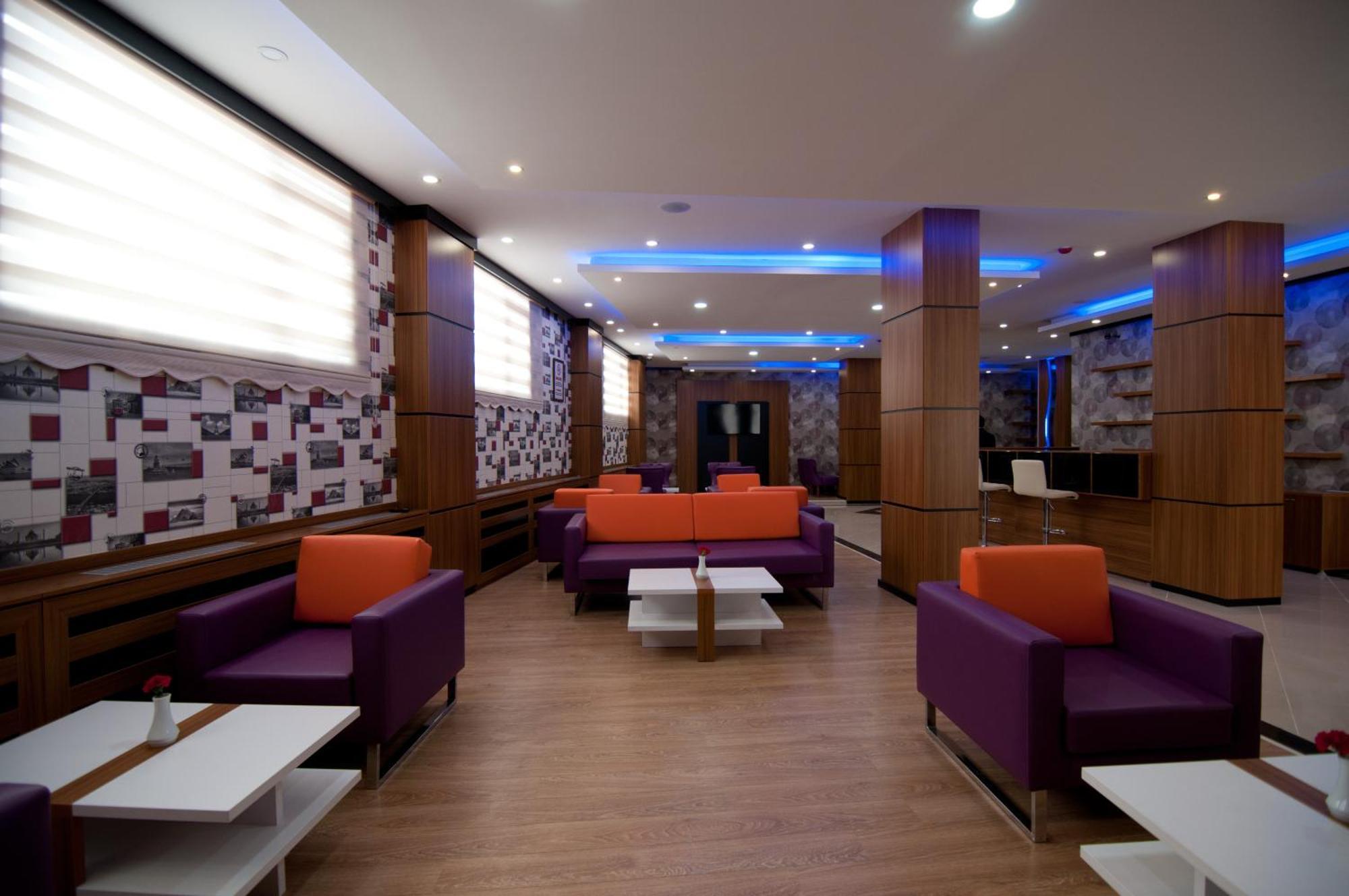 Mus Grand Hotel Ngoại thất bức ảnh