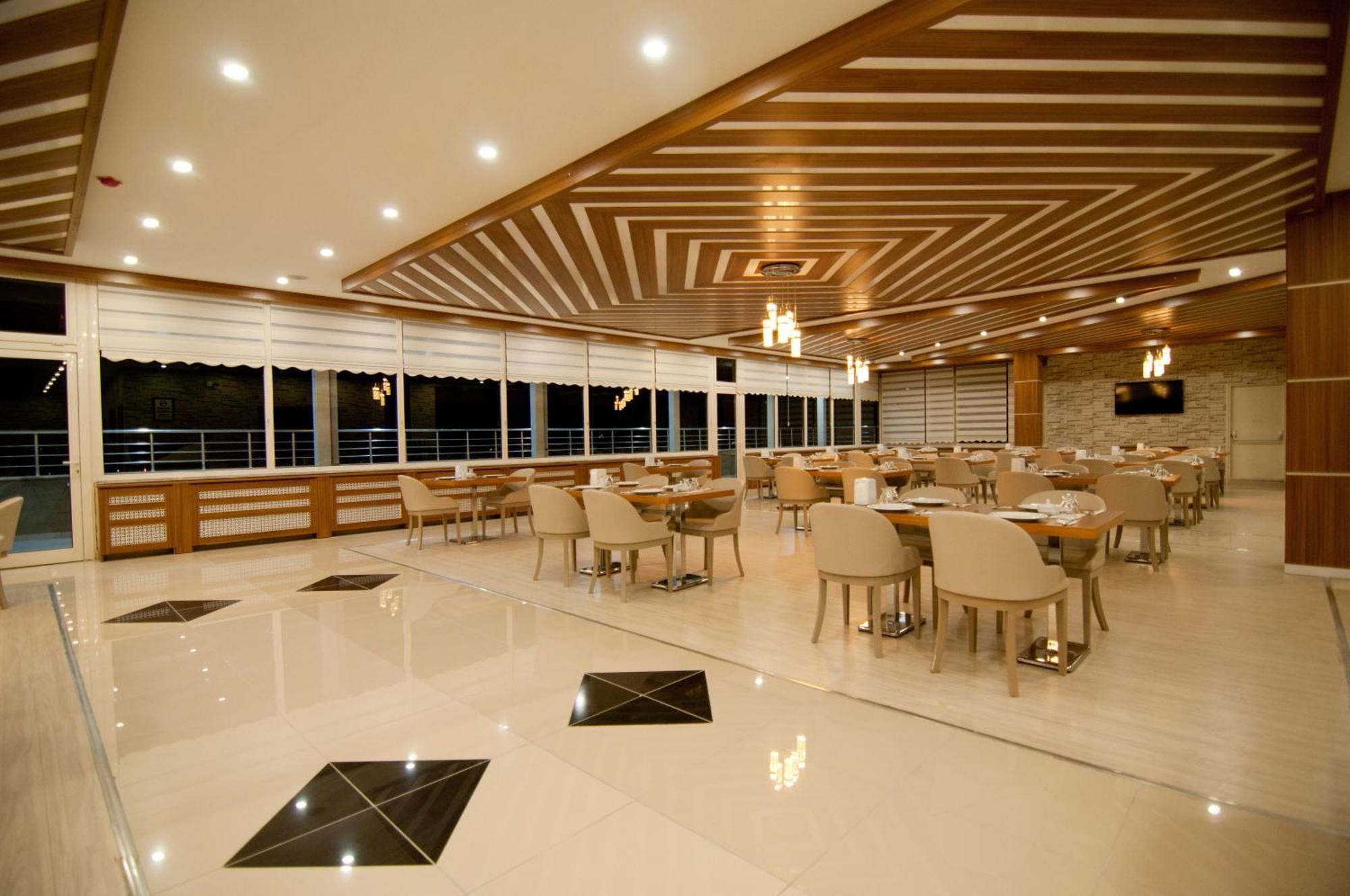 Mus Grand Hotel Ngoại thất bức ảnh